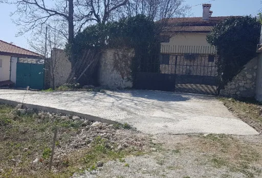 Building a concrete driveway near Varna