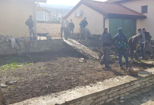 Строителство на мини голф игрище в двор на къща до Албена