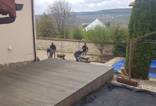 Строителство на мини голф игрище в двор на къща до Албена