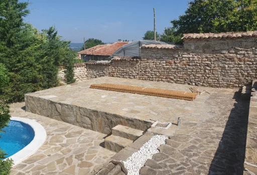 Строителство на барбекю в с. Оброчище, Албена