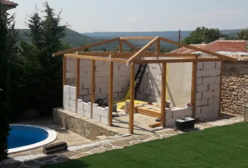 Строителство на барбекю в с. Оброчище, Албена