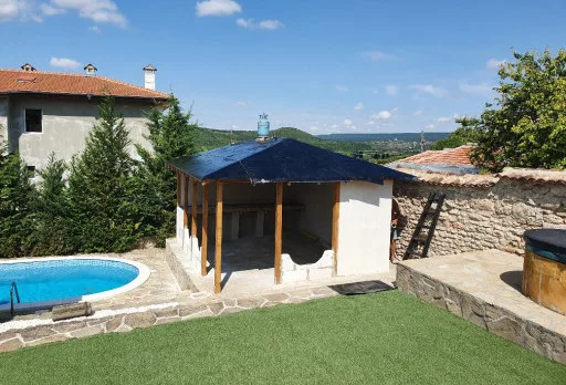 Строителство на барбекю в с. Оброчище, Албена