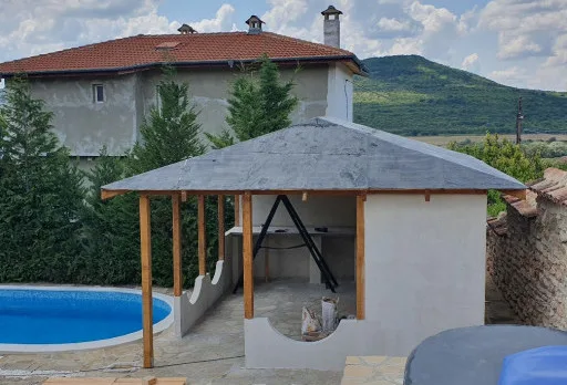 Строителство на барбекю в с. Оброчище, Албена