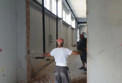 Строителство на бетонови рампи и пробиване на отвори в стени и под в Генерал Тошево