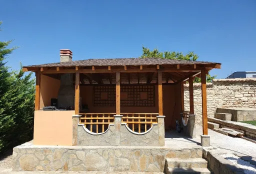 Строителство на барбекю в с. Оброчище, Албена