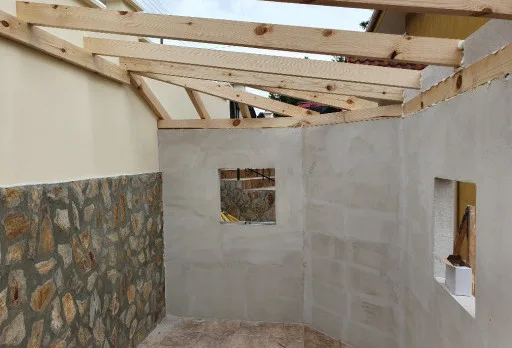 Строителство на лятна къща в Албена