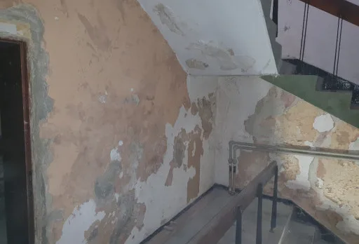 Bau- und Reparaturarbeiten in einem Verwaltungsgebäude in Balchik