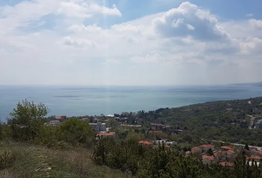 Модерна вила с плосък покрив в Балчик