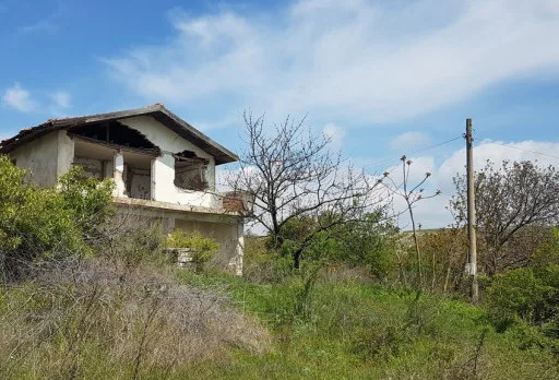 Модерна вила с плосък покрив в Балчик