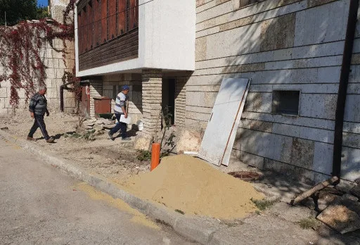 Bau- und Reparaturarbeiten in einem Verwaltungsgebäude in Balchik