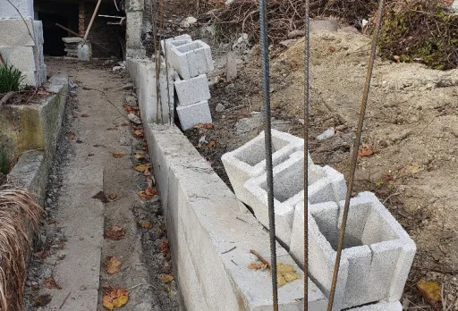 Строителство на ограда в близост до Варна