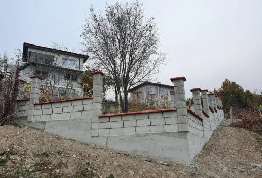 Строителство на ограда в близост до Варна