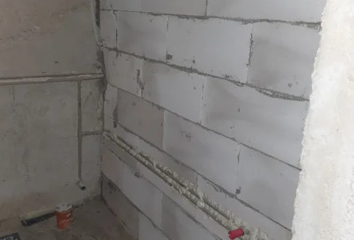 Bau- und Reparaturarbeiten in einem Verwaltungsgebäude in Balchik