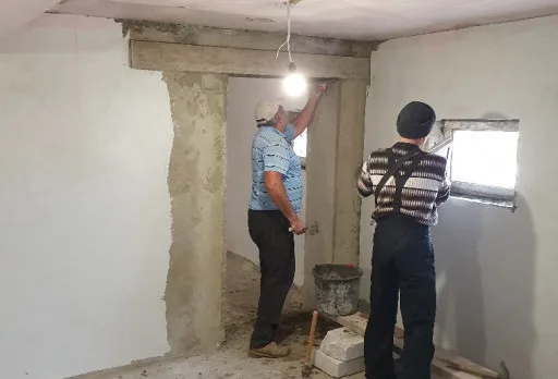 Bau- und Reparaturarbeiten in einem Verwaltungsgebäude in Balchik