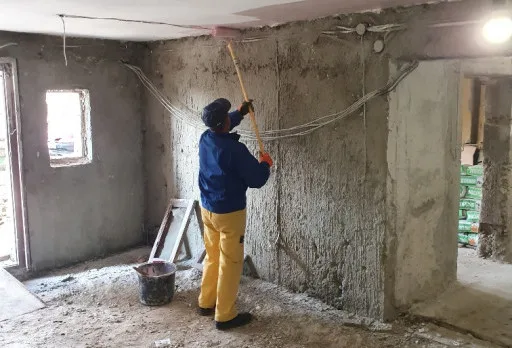 Bau- und Reparaturarbeiten in einem Verwaltungsgebäude in Balchik