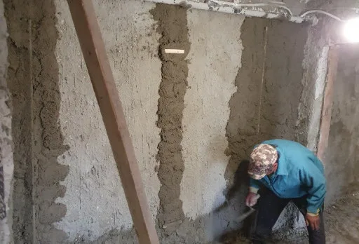 Bau- und Reparaturarbeiten in einem Verwaltungsgebäude in Balchik