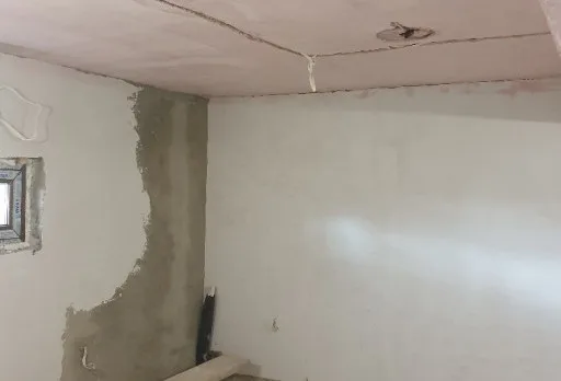 Bau- und Reparaturarbeiten in einem Verwaltungsgebäude in Balchik