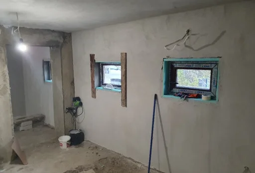 Bau- und Reparaturarbeiten in einem Verwaltungsgebäude in Balchik