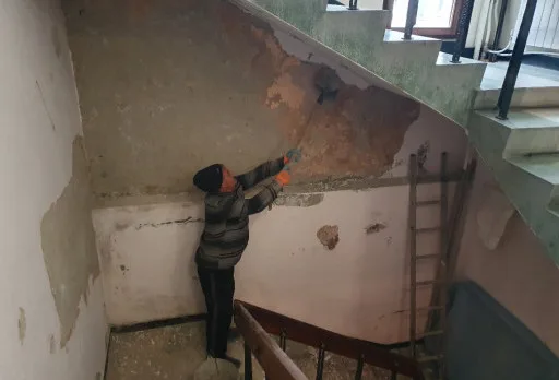 Bau- und Reparaturarbeiten in einem Verwaltungsgebäude in Balchik