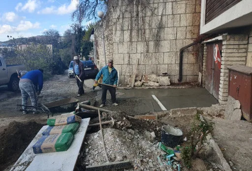 Bau- und Reparaturarbeiten in einem Verwaltungsgebäude in Balchik