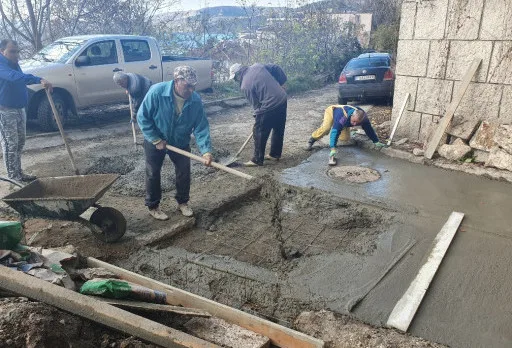 Bau- und Reparaturarbeiten in einem Verwaltungsgebäude in Balchik