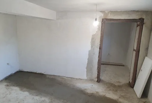 Bau- und Reparaturarbeiten in einem Verwaltungsgebäude in Balchik