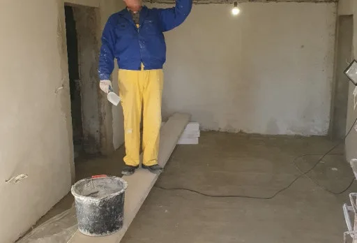 Bau- und Reparaturarbeiten in einem Verwaltungsgebäude in Balchik