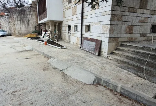 Bau- und Reparaturarbeiten in einem Verwaltungsgebäude in Balchik