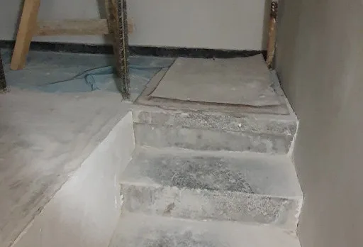 Bau- und Reparaturarbeiten in einem Verwaltungsgebäude in Balchik