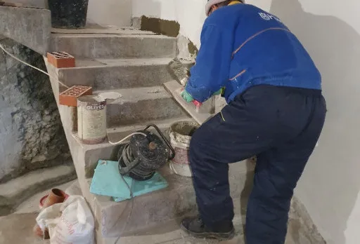 Bau- und Reparaturarbeiten in einem Verwaltungsgebäude in Balchik