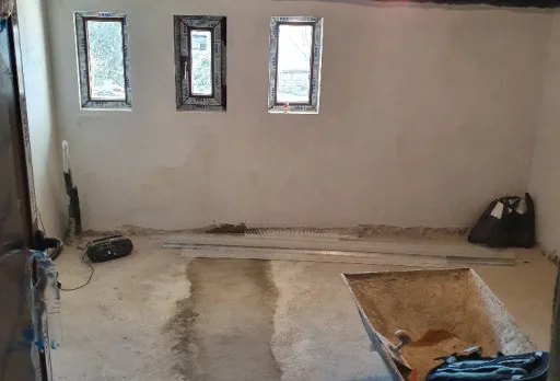 Bau- und Reparaturarbeiten in einem Verwaltungsgebäude in Balchik