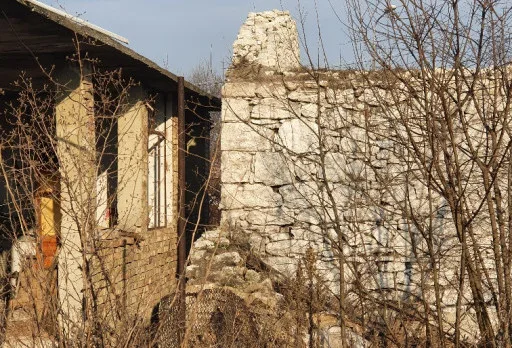 Събаряне на стари сгради и почистване на строителна площадка до Варна
