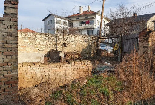 Събаряне на стари сгради и почистване на строителна площадка до Варна