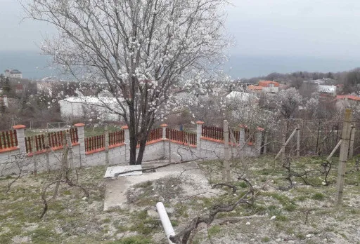 Строителство на ограда в близост до Варна