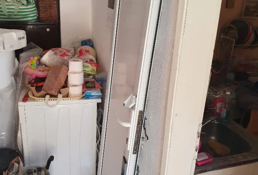 Bau- und Reparaturarbeiten an einem Duschraum in einem Haus in Balchik