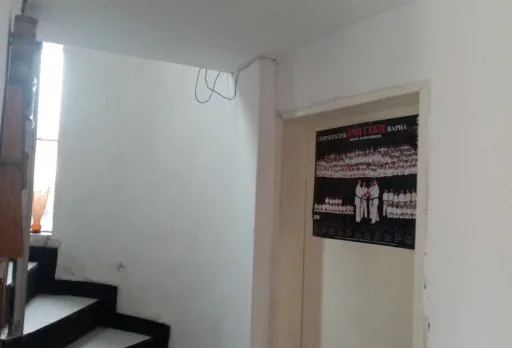 Bau- und Reparaturarbeiten an einem Duschraum in einem Haus in Balchik