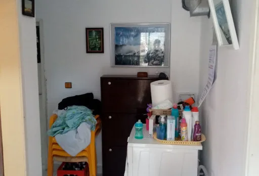 Bau- und Reparaturarbeiten an einem Duschraum in einem Haus in Balchik