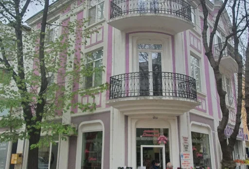 Renovierung von Geschäften und Büros in einem historischen Haus in Dobrich