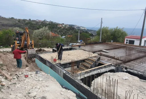 Модерна вила с плосък покрив в Балчик