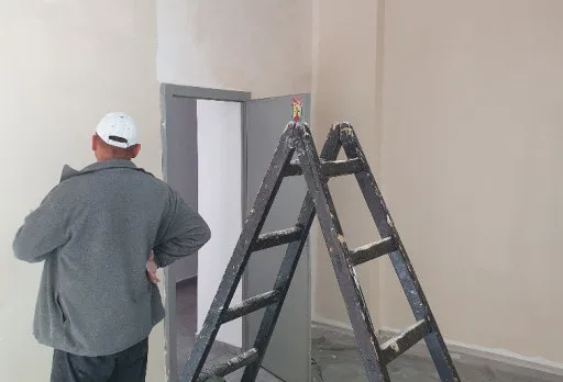 Renovierung von Geschäften und Büros in einem historischen Haus in Dobrich