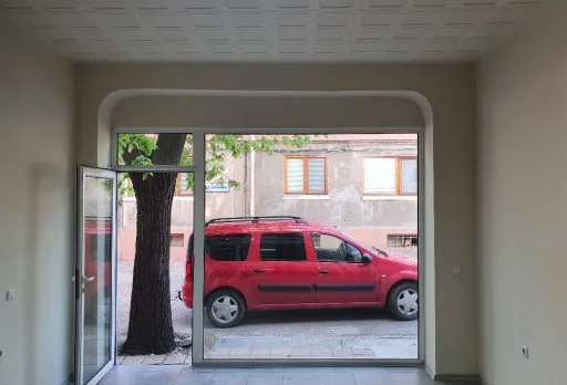 Renovierung von Geschäften und Büros in einem historischen Haus in Dobrich
