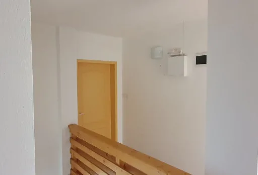 Wasserdichte Isolierung einer Wand im Dorf Rogachevo