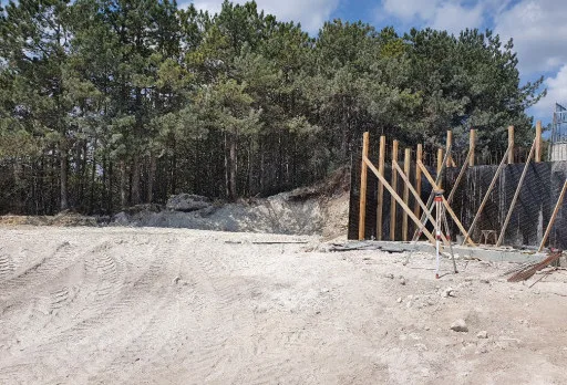 Модерна вила с плосък покрив в Балчик