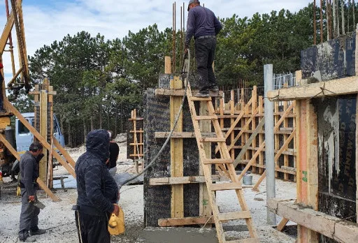 Модерна вила с плосък покрив в Балчик