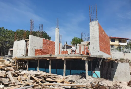 Модерна вила с плосък покрив в Балчик