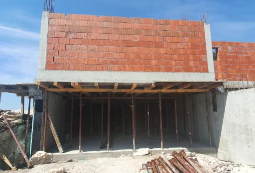 Модерна вила с плосък покрив в Балчик