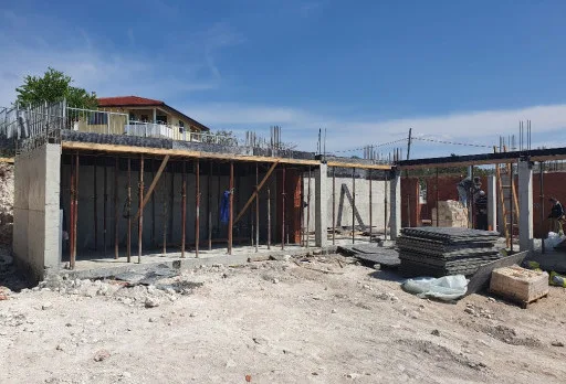 Модерна вила с плосък покрив в Балчик