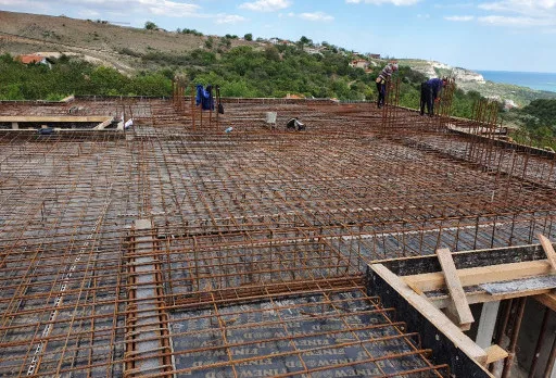 Модерна вила с плосък покрив в Балчик