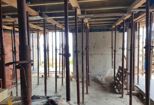 Модерна вила с плосък покрив в Балчик