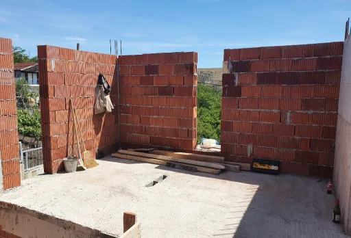 Модерна вила с плосък покрив в Балчик